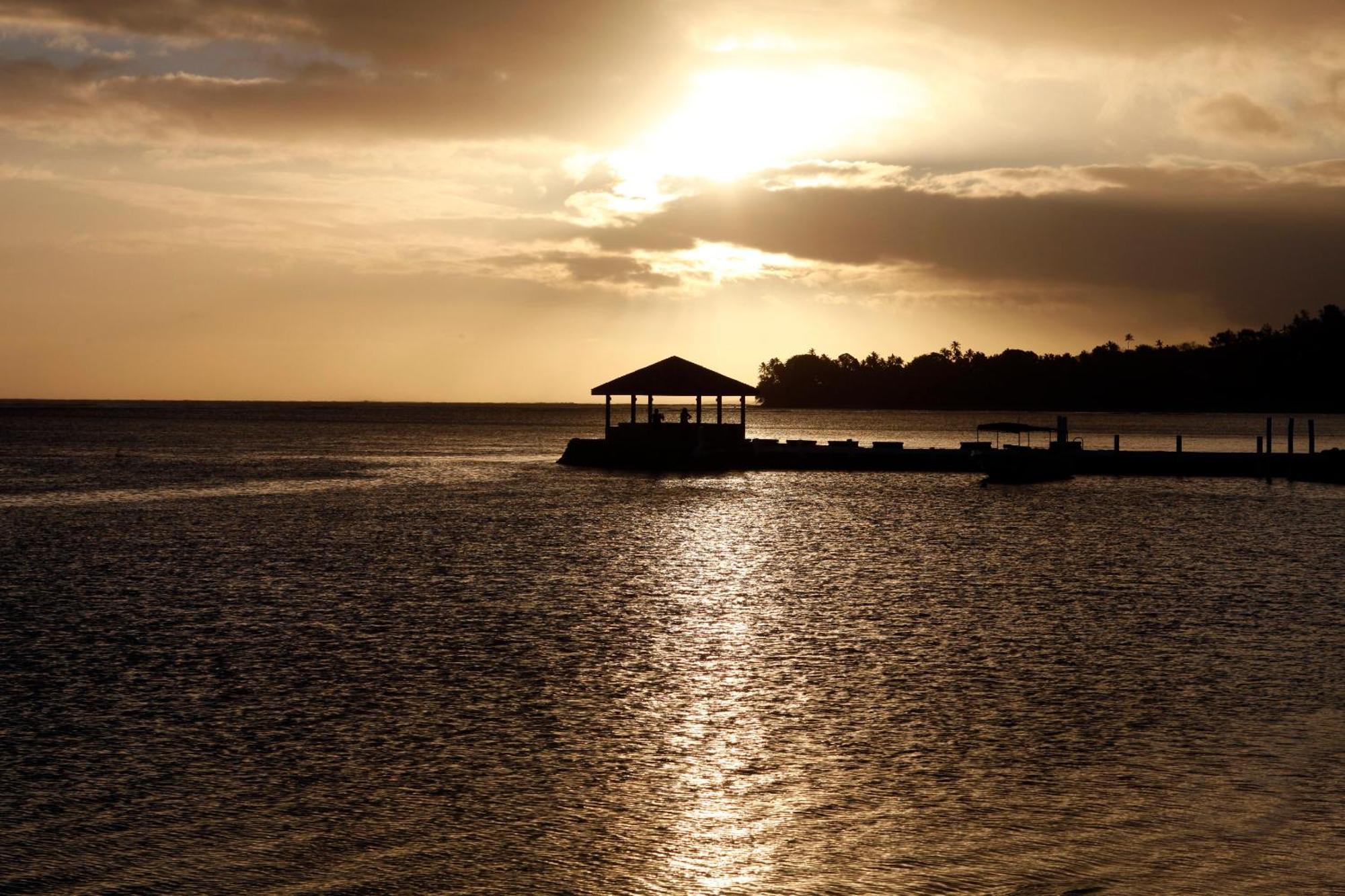 เดอะ วอริค ฟิจิ รีสอร์ต Hotel Korolevu  ภายนอก รูปภาพ Sunset at the beach