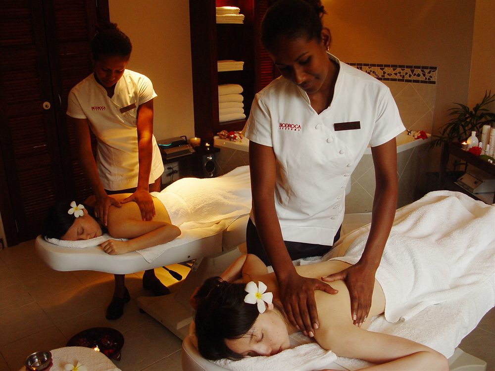 เดอะ วอริค ฟิจิ รีสอร์ต Hotel Korolevu  ภายนอก รูปภาพ Massage in Mauritius