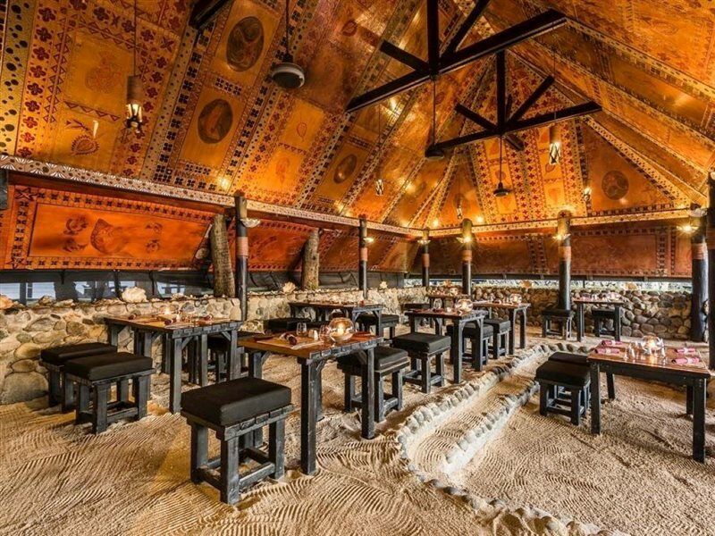 เดอะ วอริค ฟิจิ รีสอร์ต Hotel Korolevu  ภายนอก รูปภาพ The interior of the Fale tele